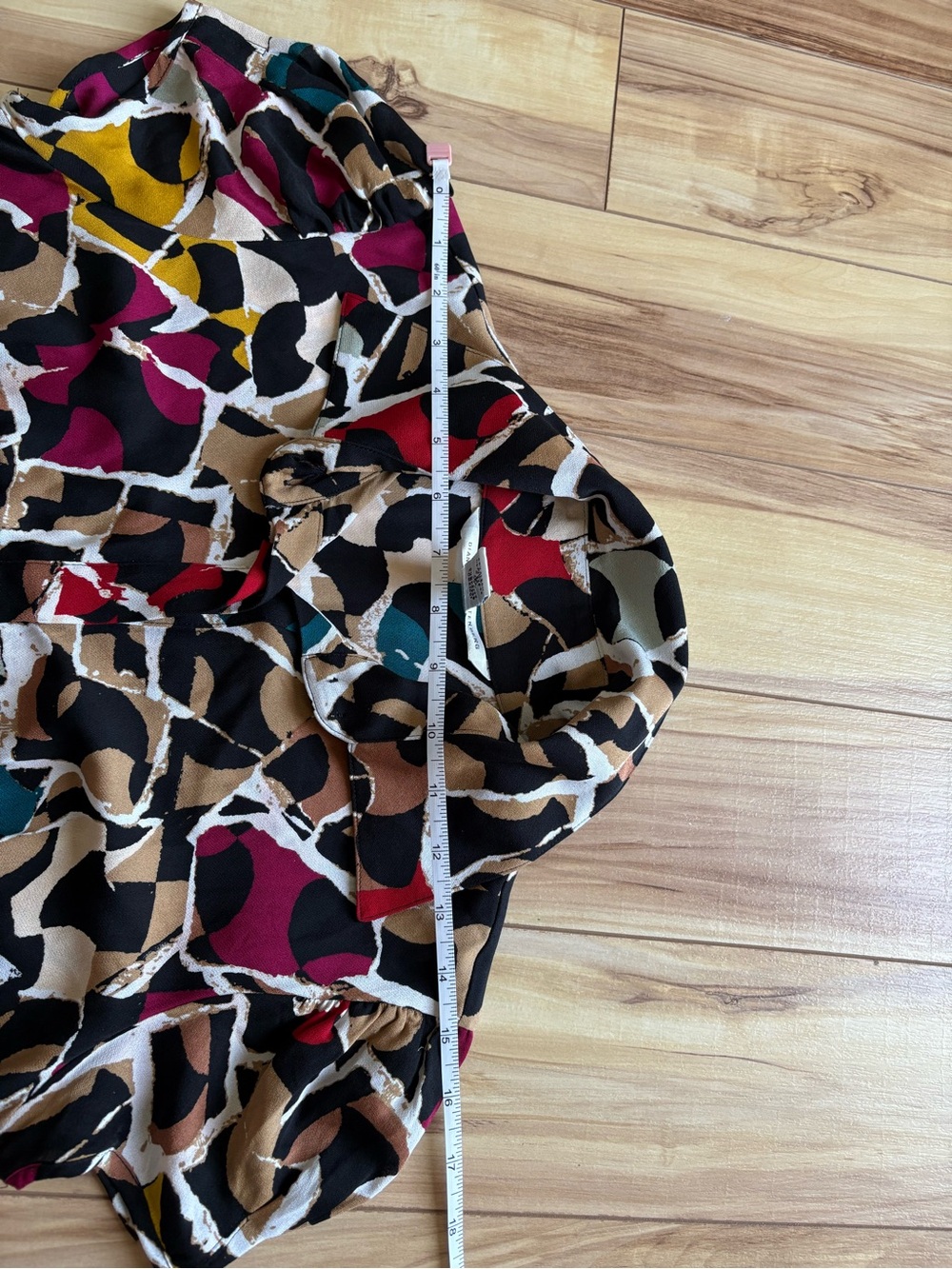Diane Von Furstenberg Silk Multicolor Abstract Print Short Sleeve Blouse - Picture 5 of 8